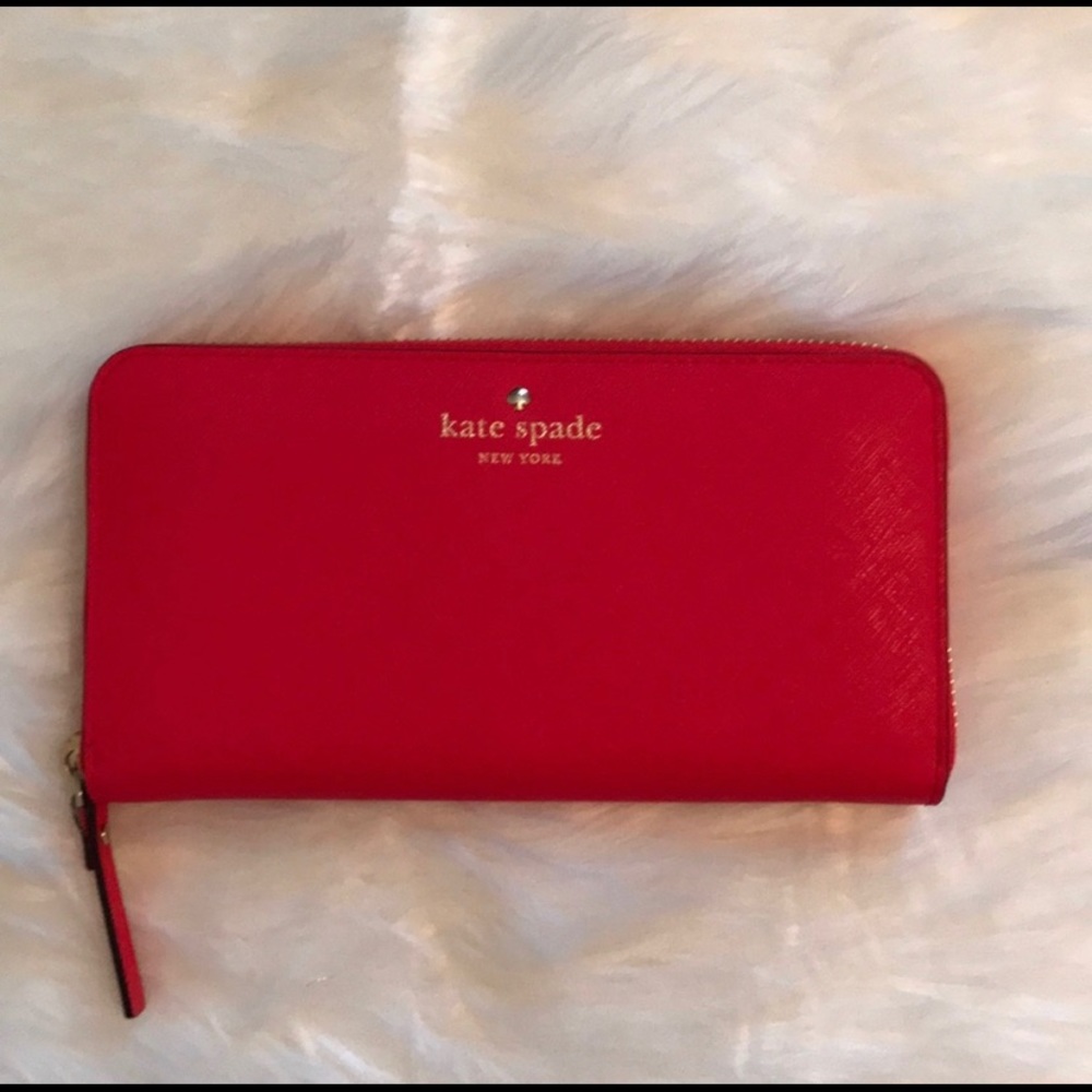 Kate Spade NWOT Cameron St. grain leather wallet